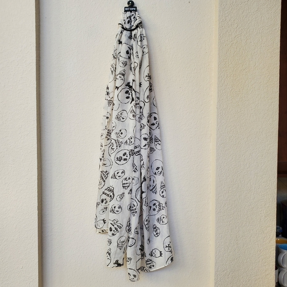 Hot Topic Skeleton Scarf